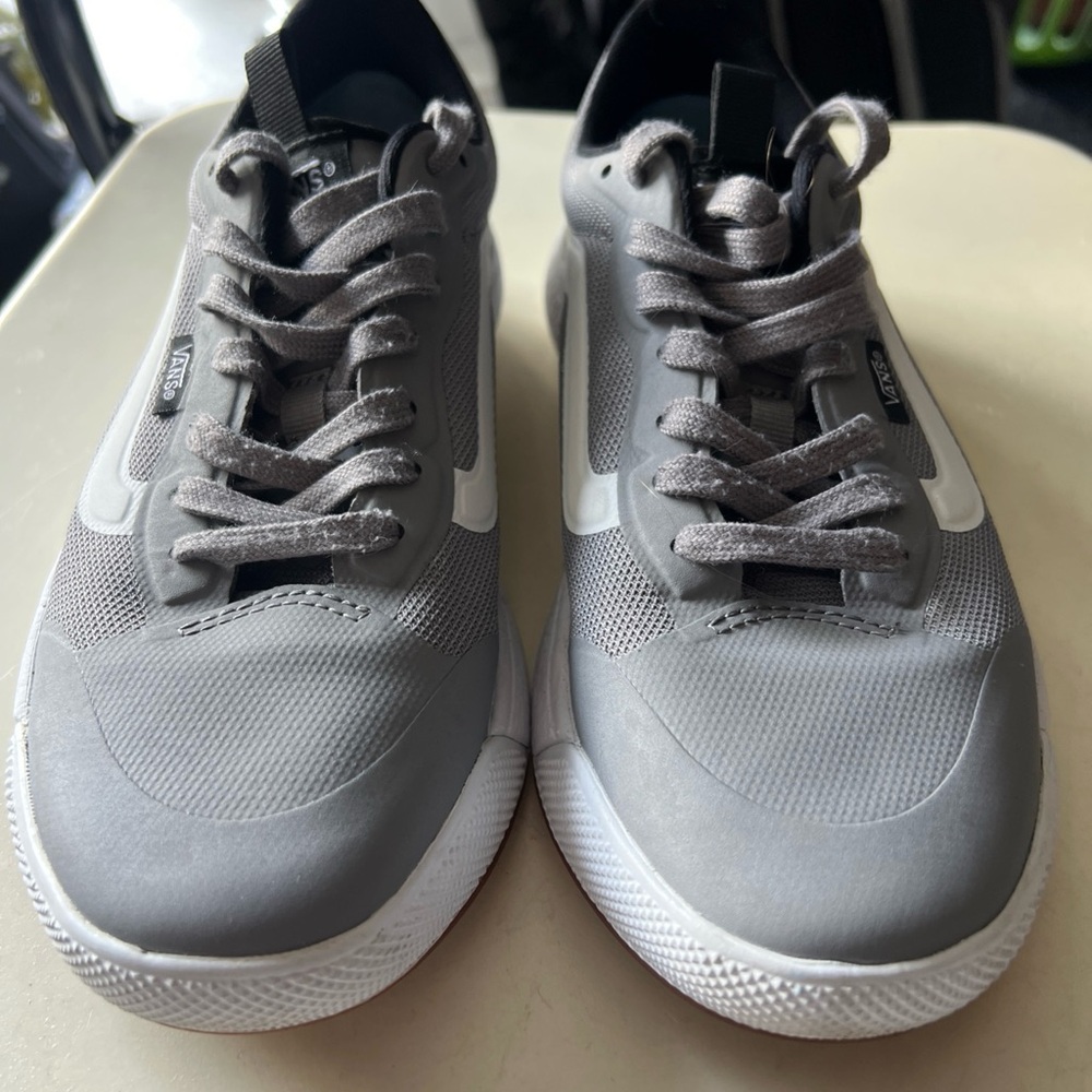 Women’s Ultrarange EXO Frost Grey in great condition size 8